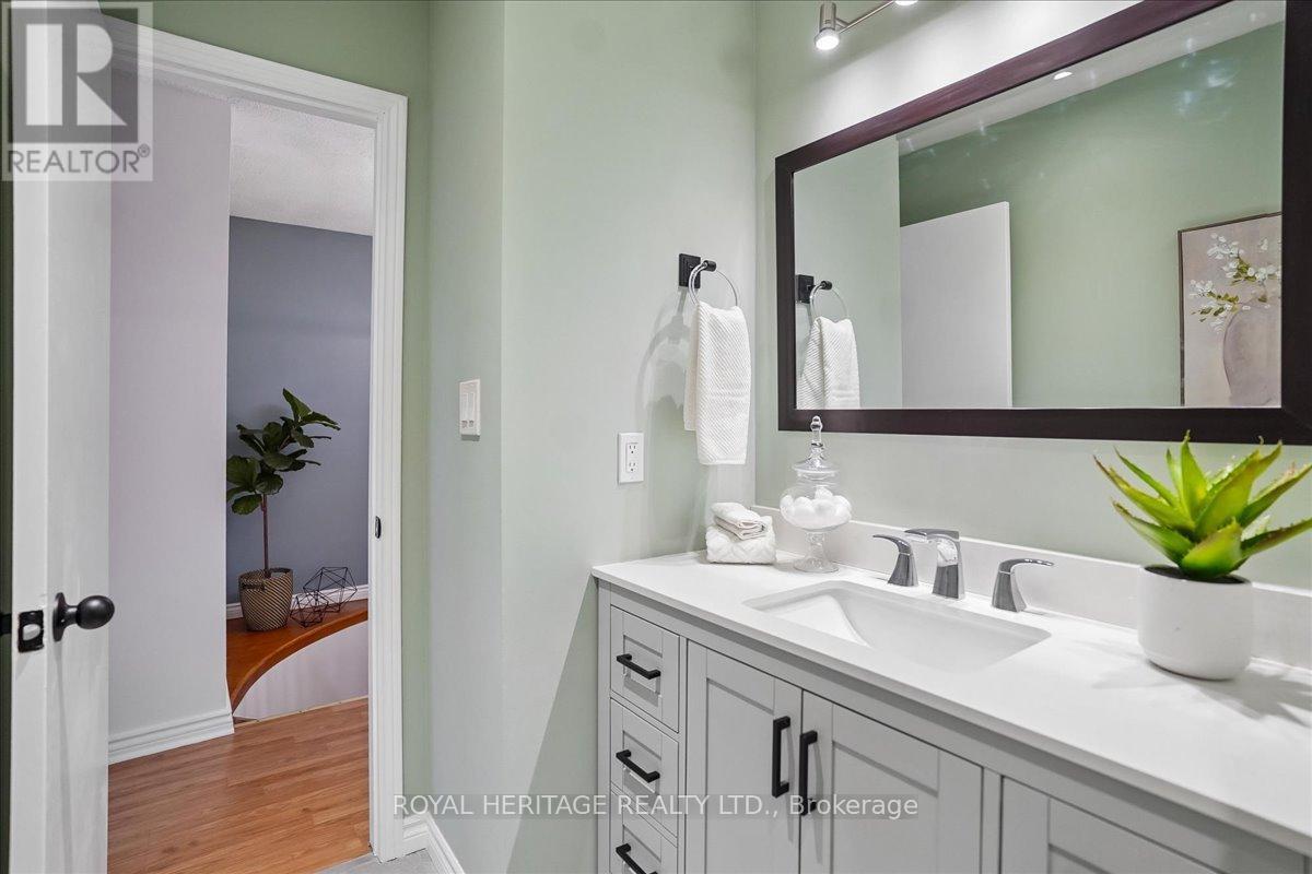 148 Adele Crescent, Oshawa, ON - Indoor Photo Showing Bathroom