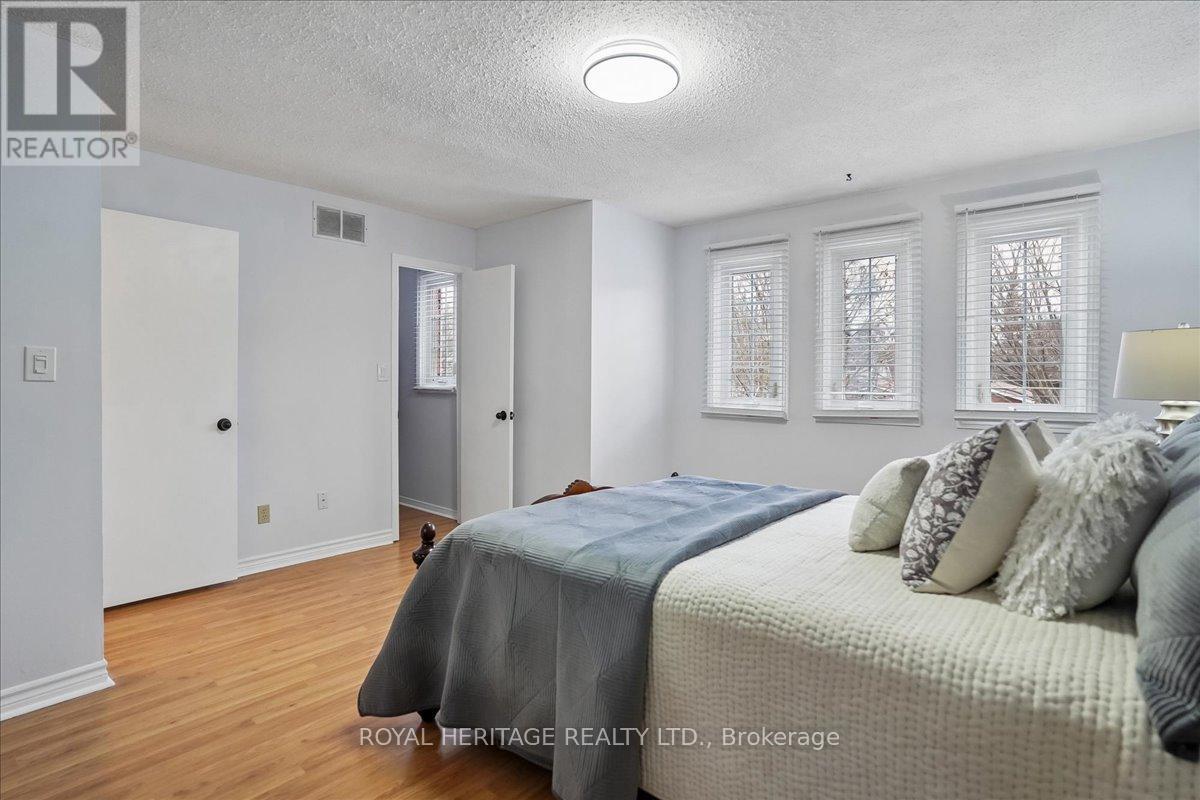 148 Adele Crescent, Oshawa, ON - Indoor Photo Showing Bedroom
