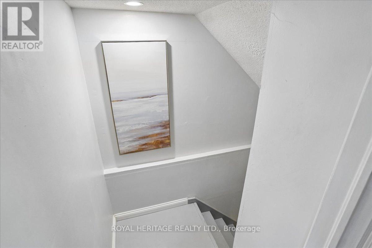 148 Adele Crescent, Oshawa, ON - Indoor Photo Showing Other Room