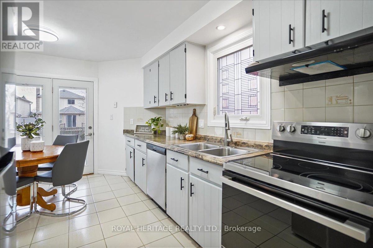 148 Adele Crescent, Oshawa, ON - Indoor Photo Showing Kitchen With Double Sink