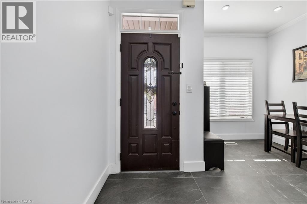 33 Panorama Way, Hamilton, ON - Indoor Photo Showing Other Room