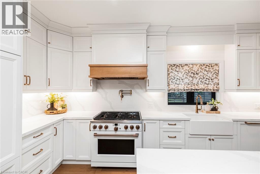 Kitchen - 253 Central Avenue, Grimsby, ON