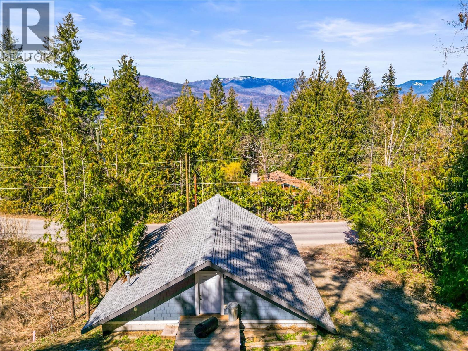 3071 Cedar Drive, Blind Bay, BC