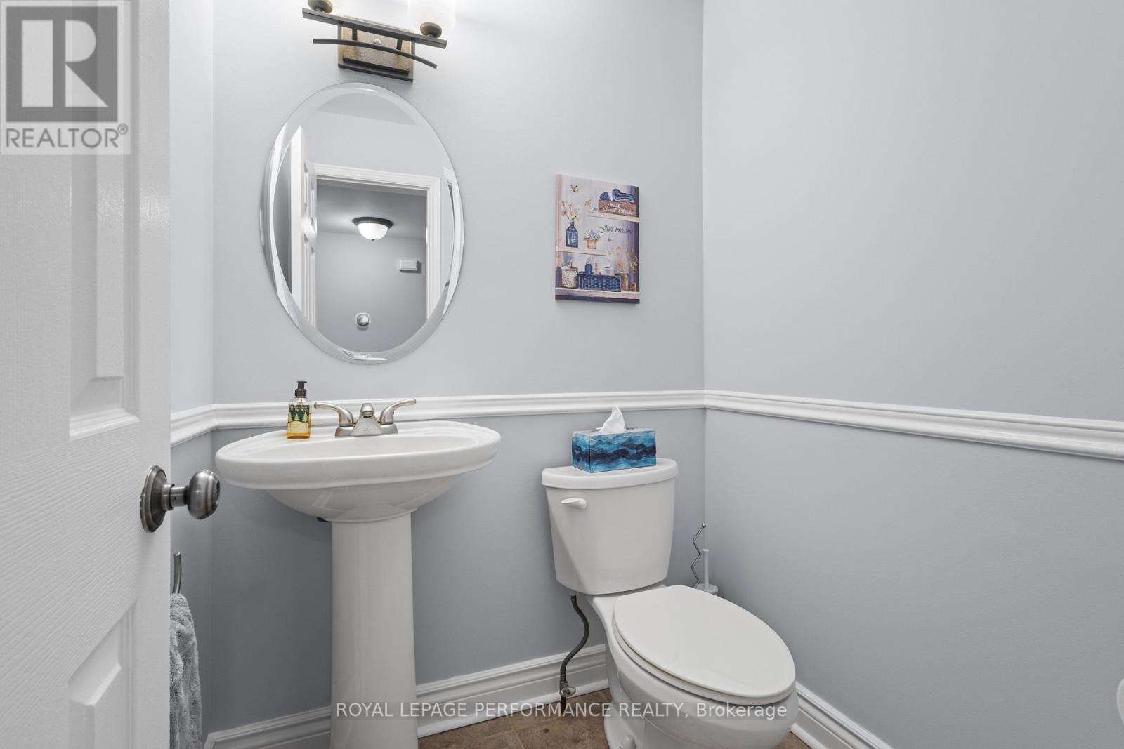 219 Switzer Avenue, Ottawa, ON - Indoor Photo Showing Bathroom