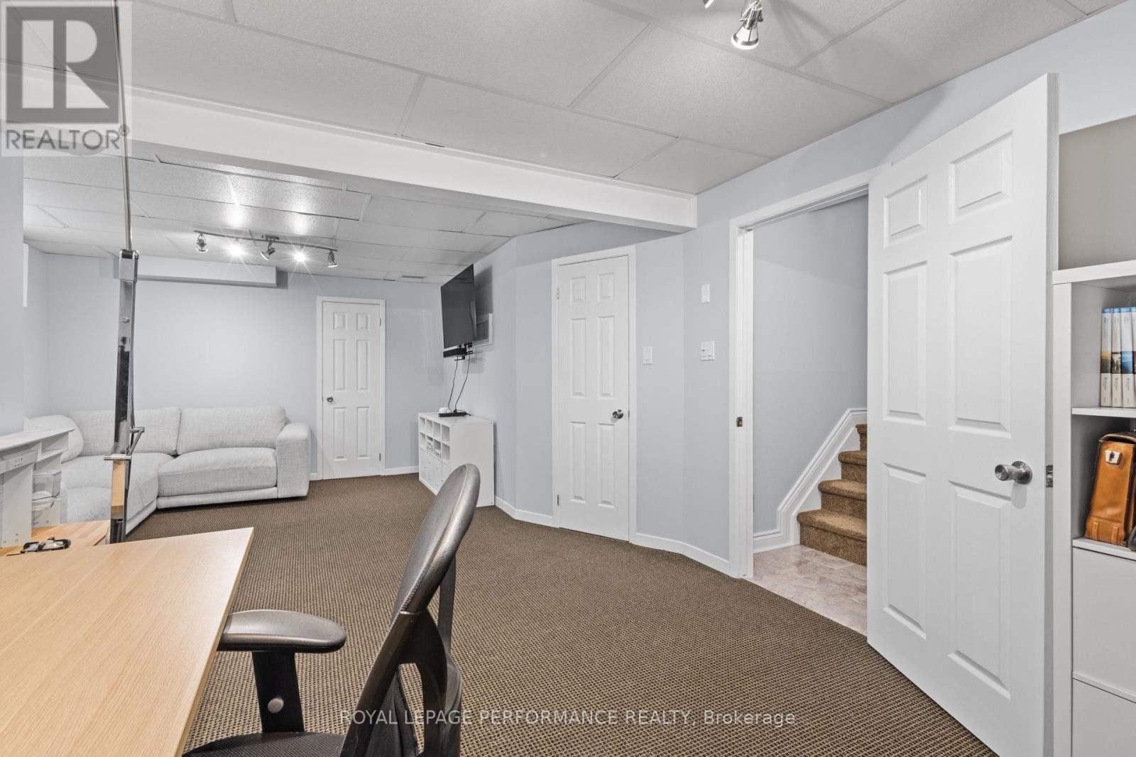 219 Switzer Avenue, Ottawa, ON - Indoor Photo Showing Other Room