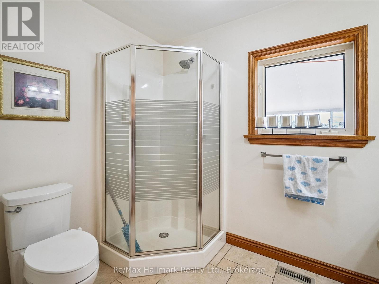 232 Eighth Road E, Hamilton, ON