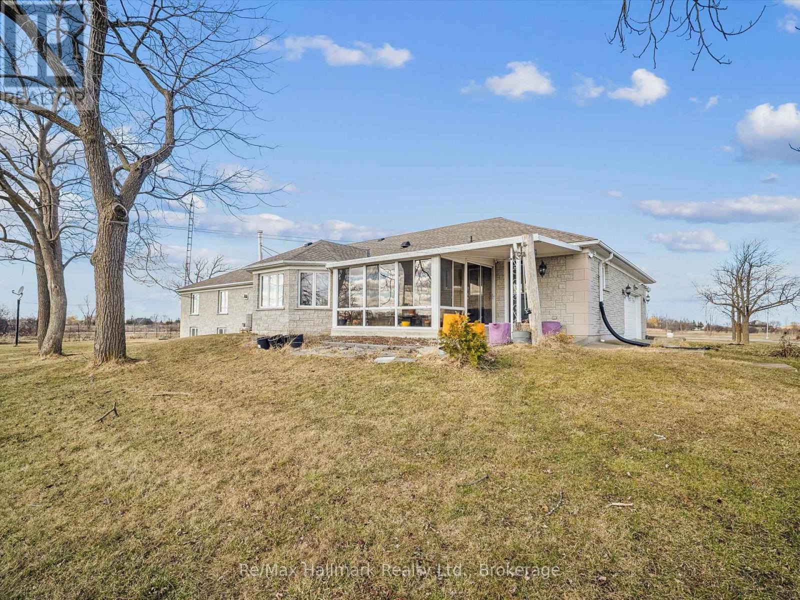 232 Eighth Road E, Hamilton, ON