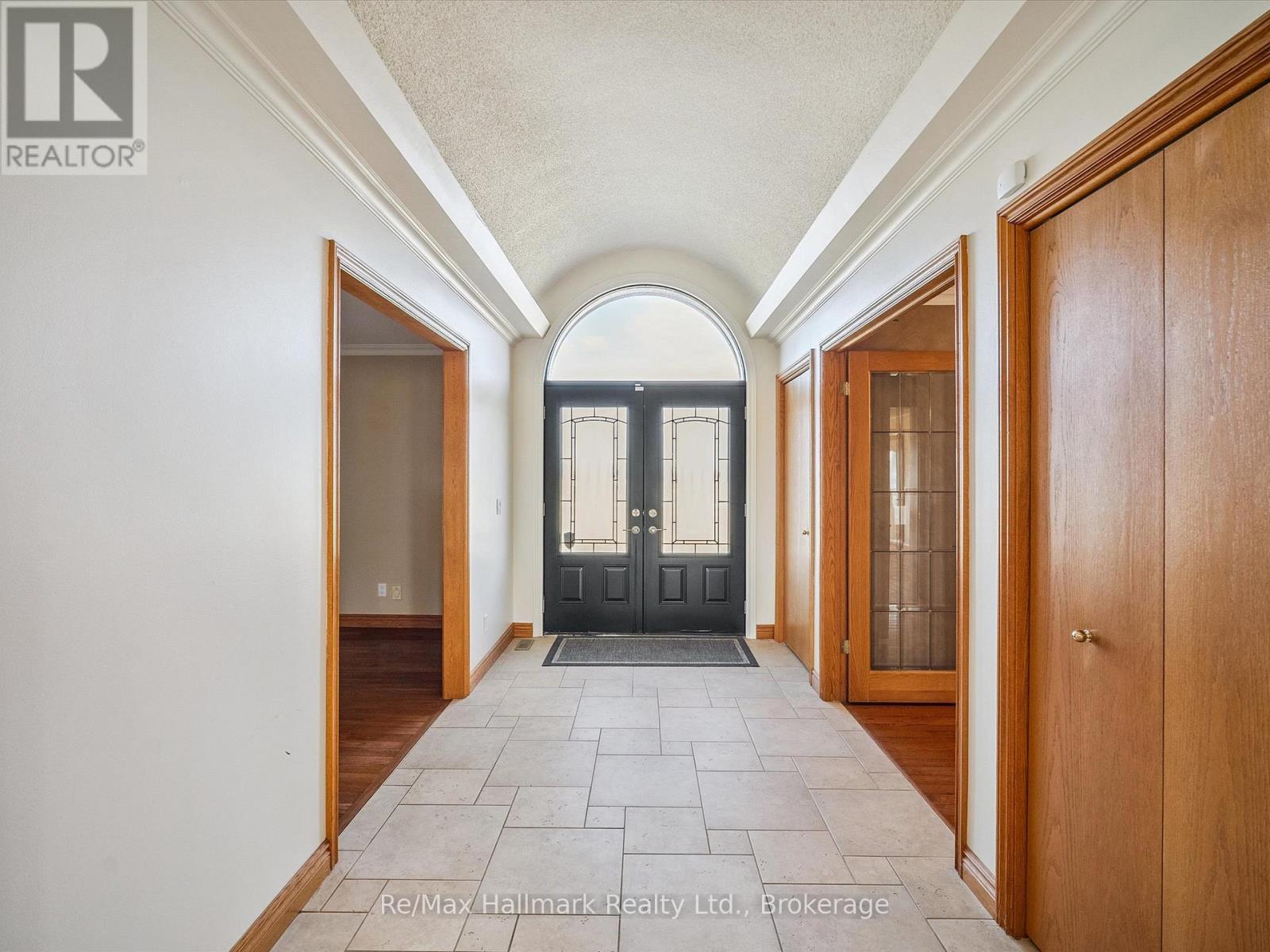 232 Eighth Road E, Hamilton, ON