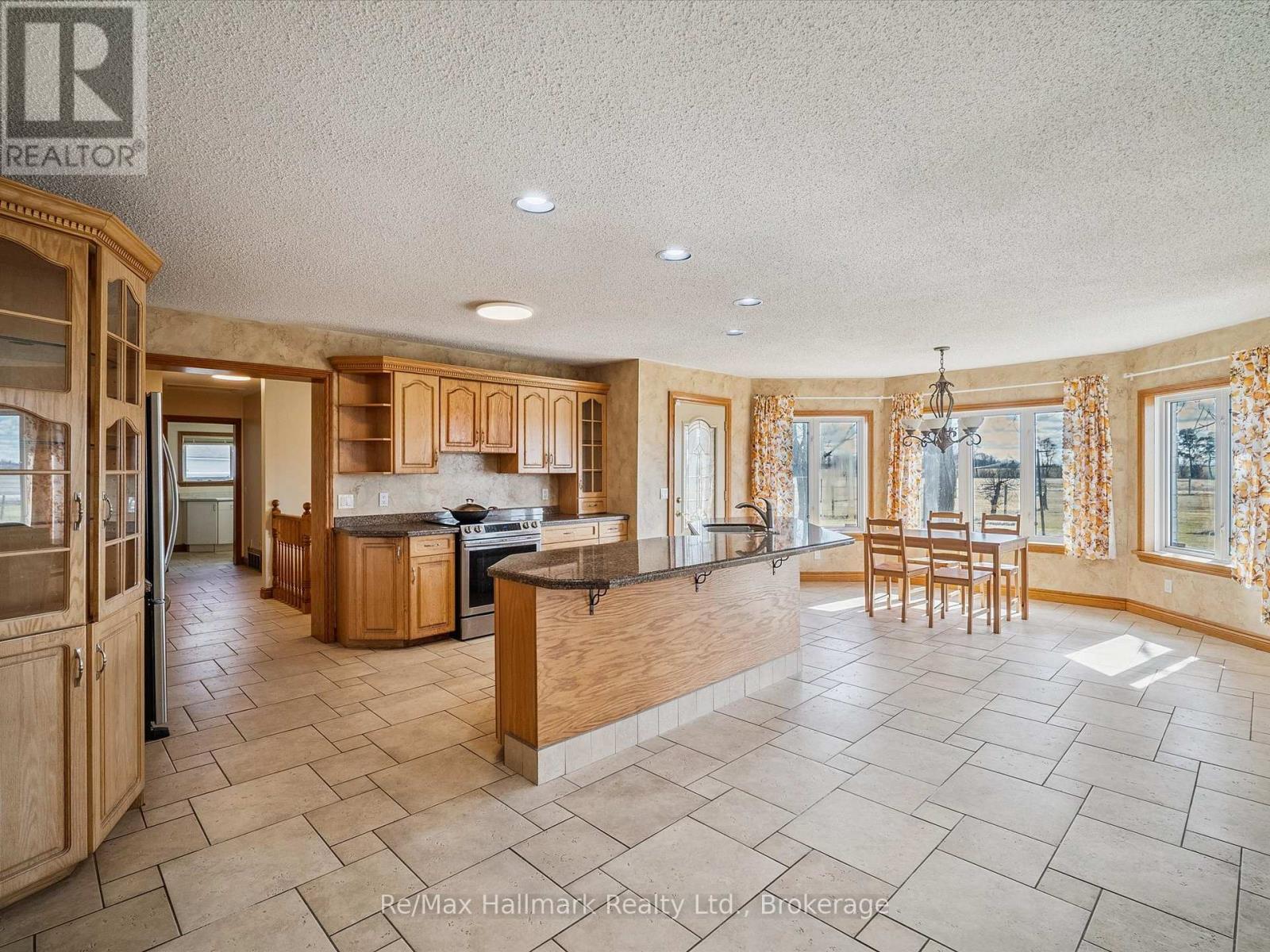 232 Eighth Road E, Hamilton, ON