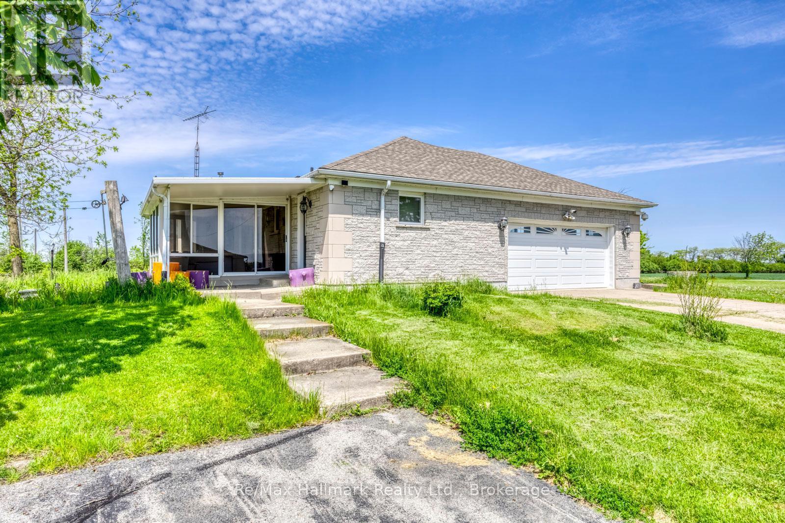 232 Eighth Road E, Hamilton, ON