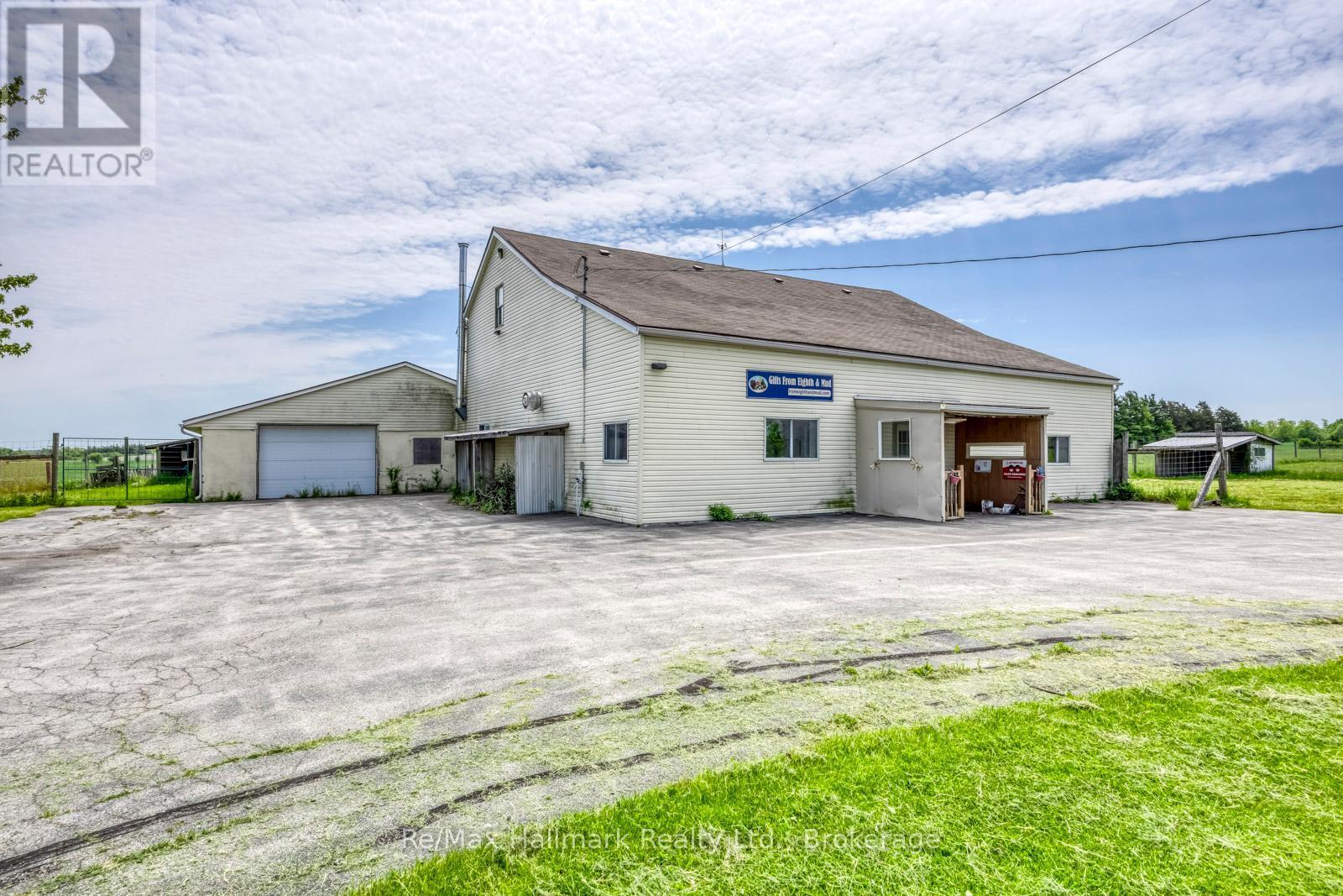 232 Eighth Road E, Hamilton, ON