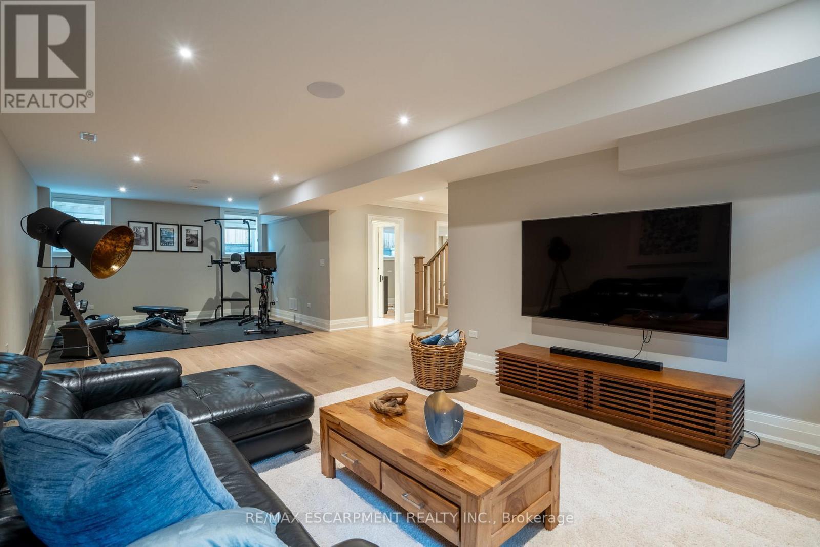 385 Pine Cove Road, Burlington, ON - Indoor