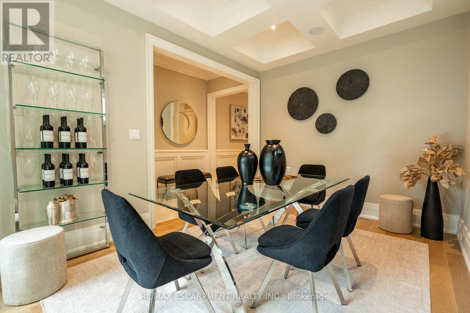 385 Pine Cove Road, Burlington, ON - Indoor