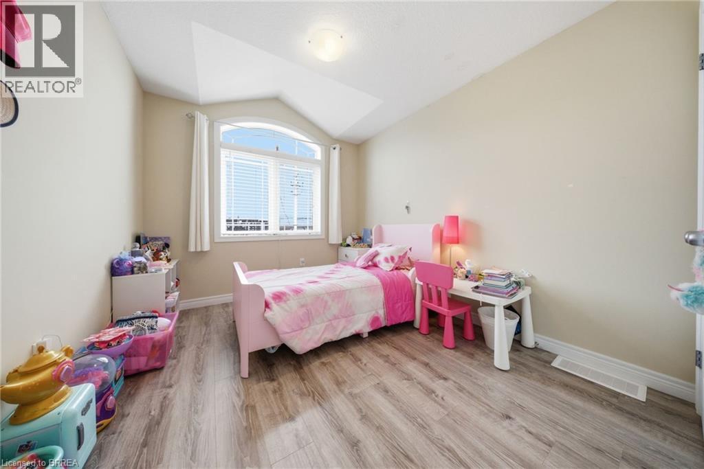 1220 Riverbend Road Unit# 105, London, ON - Indoor Photo Showing Bedroom