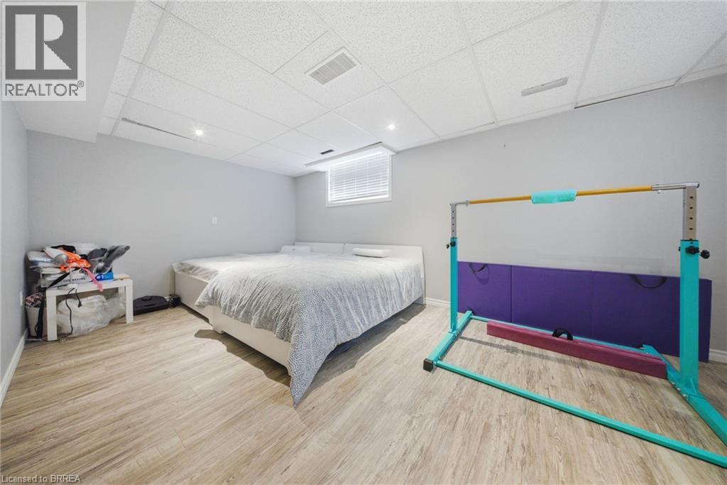 1220 Riverbend Road Unit# 105, London, ON - Indoor Photo Showing Bedroom