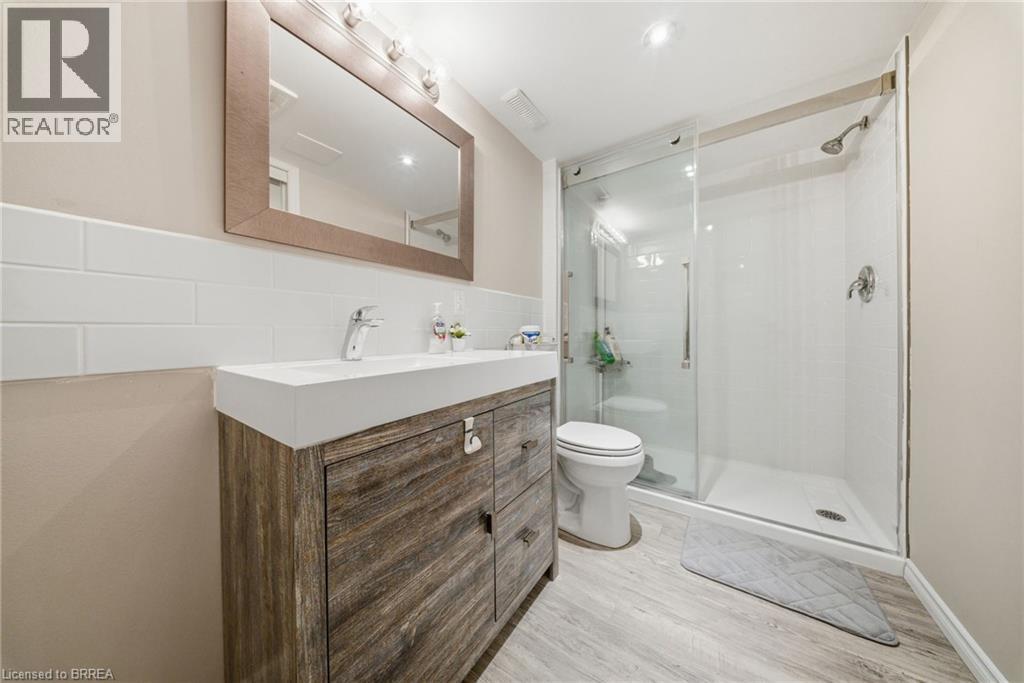 1220 Riverbend Road Unit# 105, London, ON - Indoor Photo Showing Bathroom