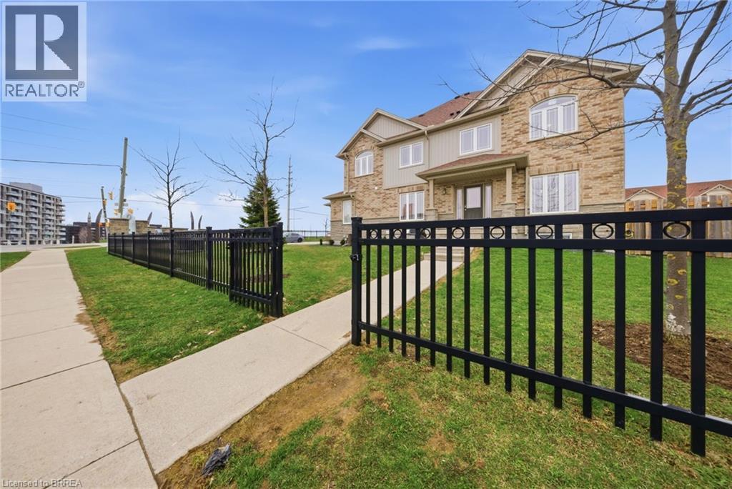 1220 Riverbend Road Unit# 105, London, ON - Outdoor