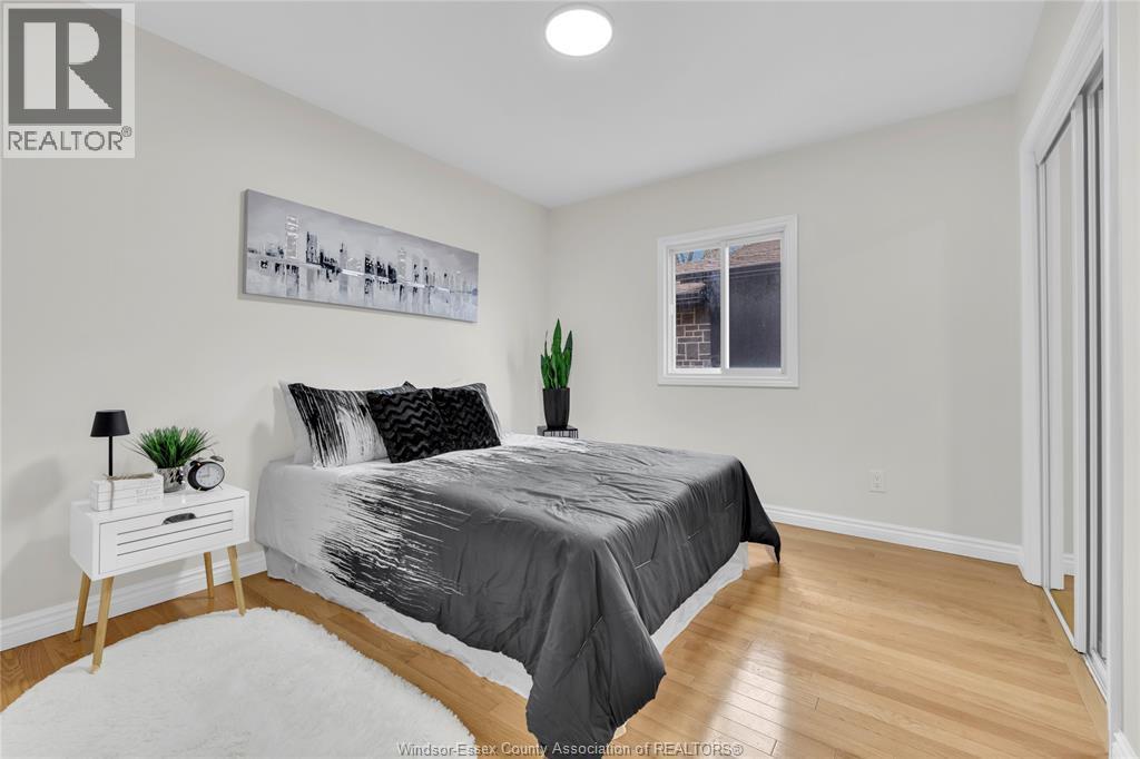 556 Clover, Windsor, ON - Indoor Photo Showing Bedroom