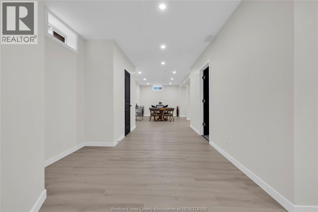 556 Clover, Windsor, ON - Indoor Photo Showing Other Room