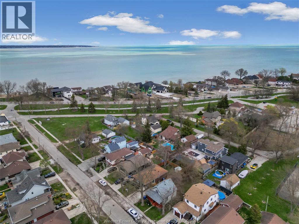 556 Clover, Windsor, ON - Outdoor With Body Of Water With View