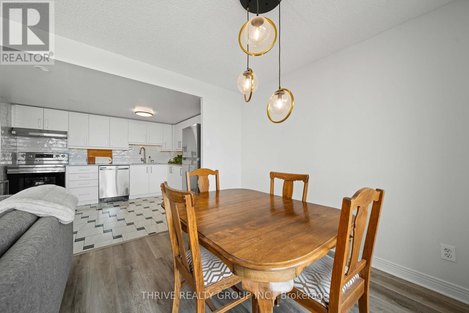 803 - 600 Talbot Street, London East (East F), ON - Indoor Photo Showing Dining Room