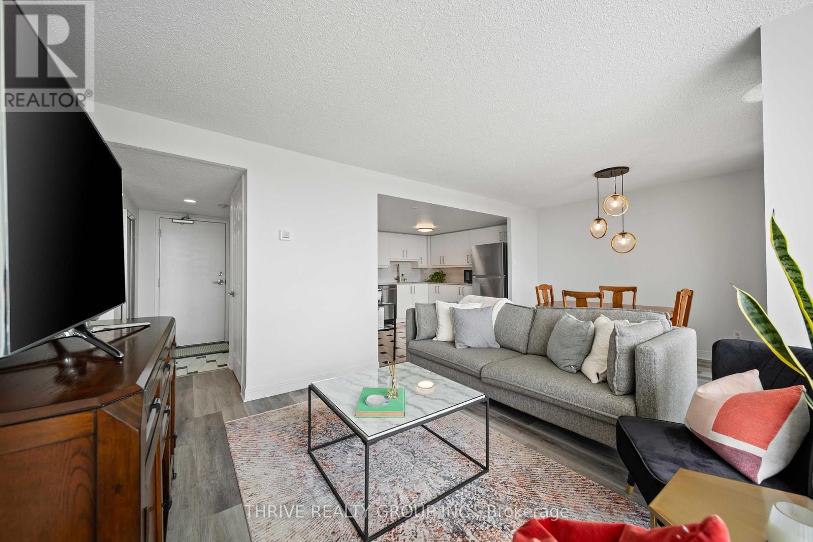 803 - 600 Talbot Street, London East (East F), ON - Indoor Photo Showing Living Room