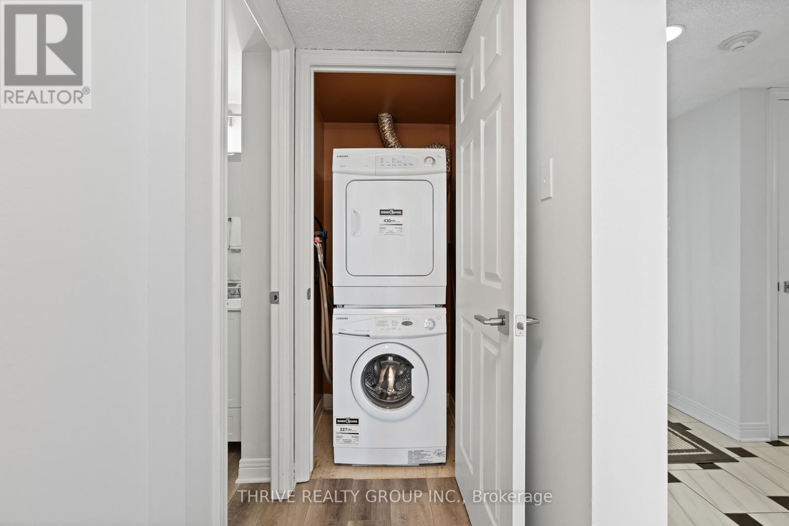 803 - 600 Talbot Street, London East (East F), ON - Indoor Photo Showing Laundry Room
