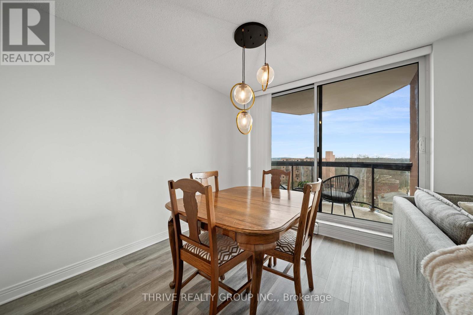 803 - 600 Talbot Street, London East (East F), ON - Indoor Photo Showing Dining Room