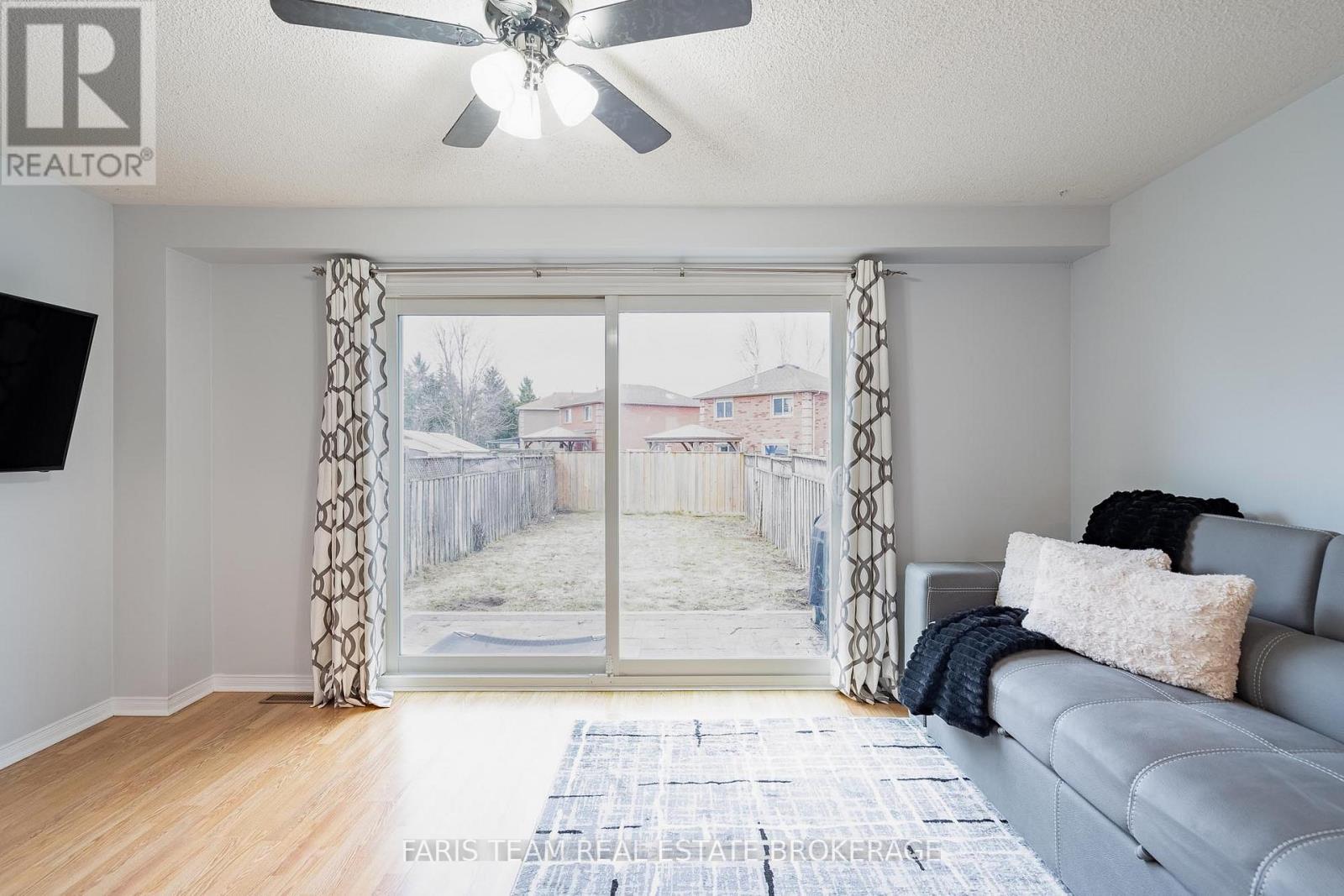 47 Bibby Court, Barrie, ON - Indoor
