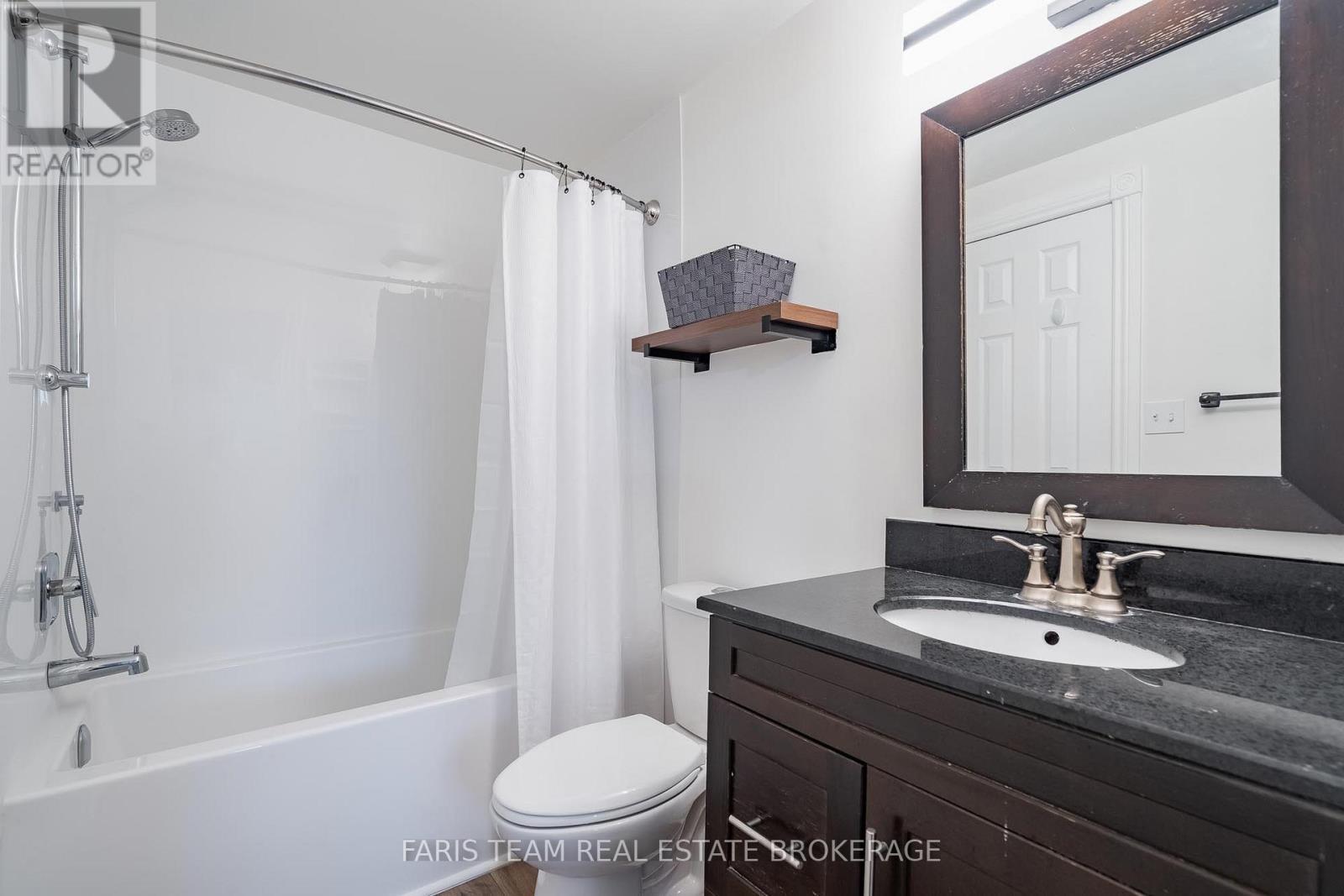 47 Bibby Court, Barrie, ON - Indoor Photo Showing Bathroom