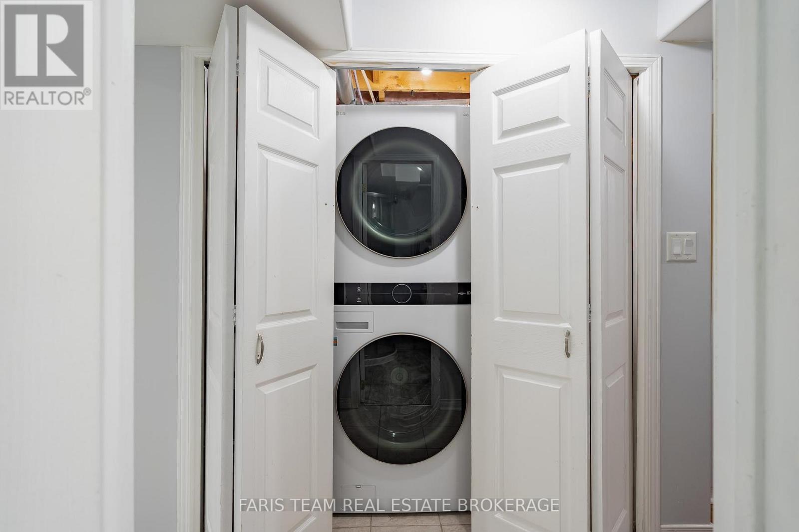 47 Bibby Court, Barrie, ON - Indoor Photo Showing Laundry Room