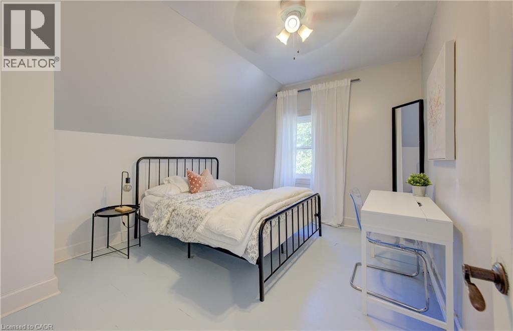 350 Victoria Street S, Kitchener, ON - Indoor Photo Showing Bedroom