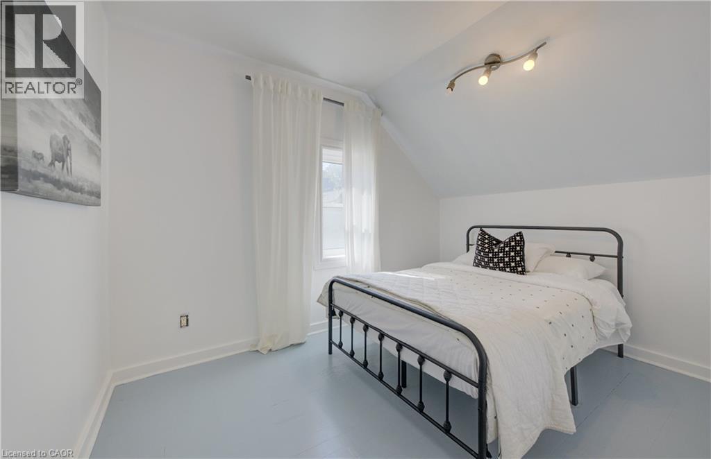 350 Victoria Street S, Kitchener, ON - Indoor Photo Showing Bedroom