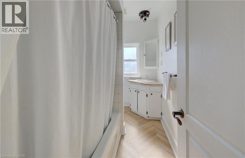 350 Victoria Street S, Kitchener, ON - Indoor Photo Showing Other Room