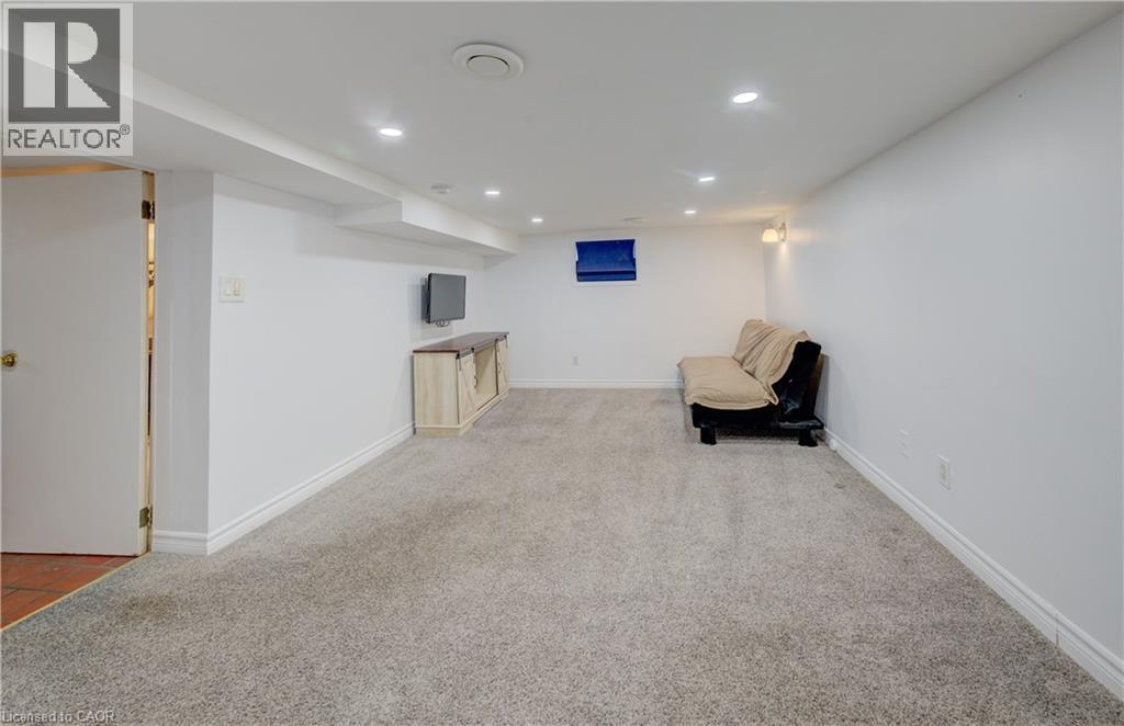 350 Victoria Street S, Kitchener, ON - Indoor