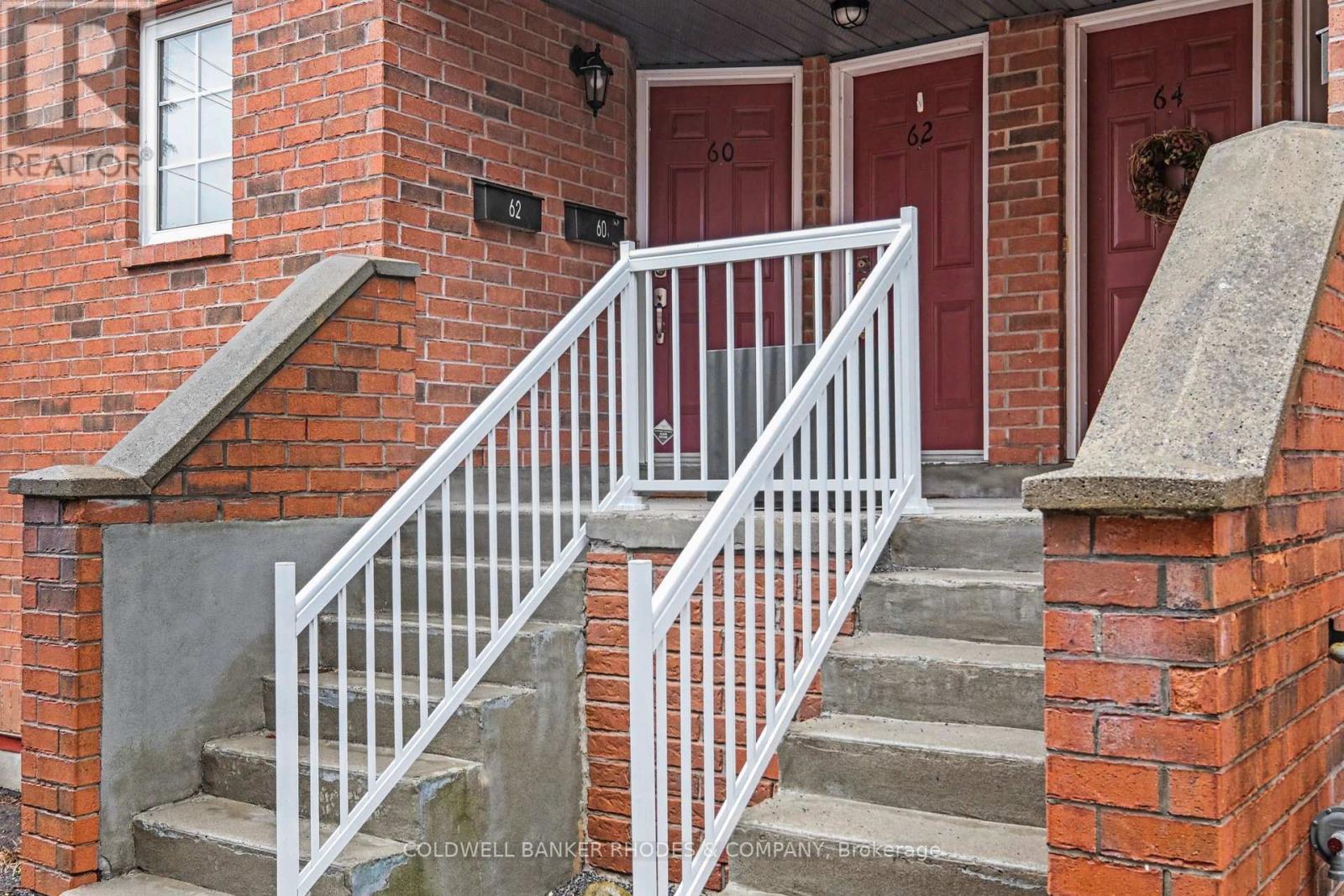 60 Mayflower Private, Ottawa, ON - Outdoor With Exterior