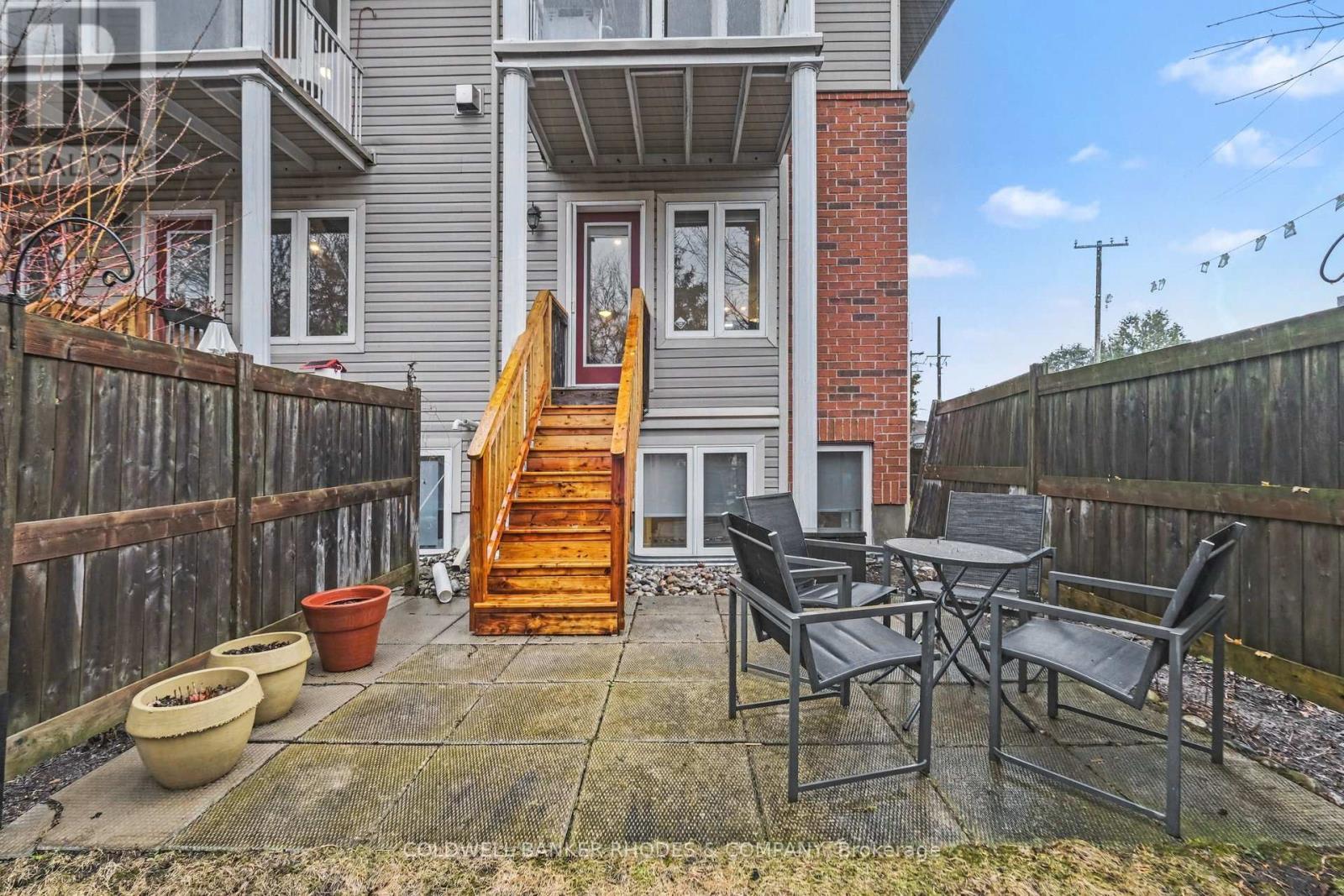 60 Mayflower Private, Ottawa, ON - Outdoor