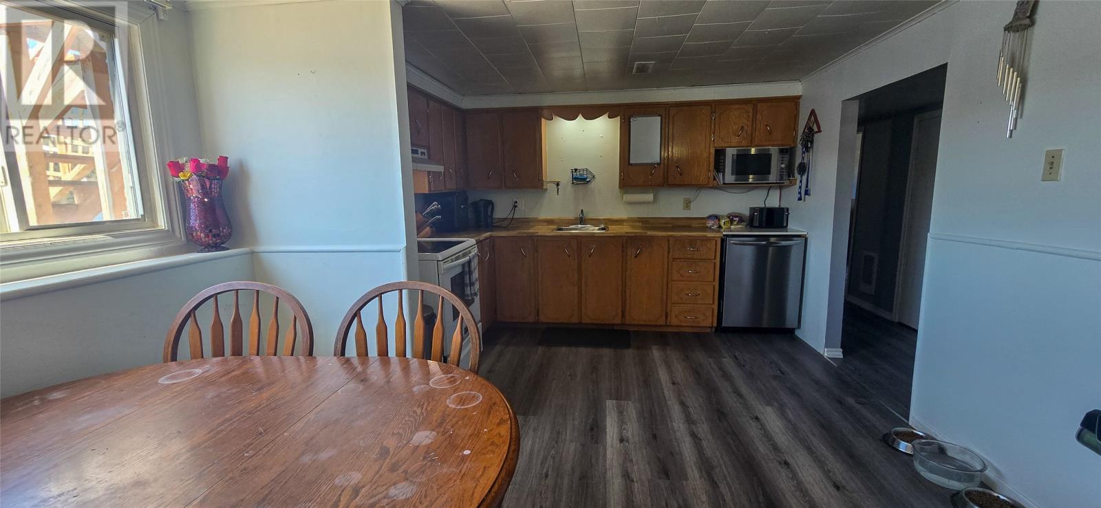 98 Main Road, Brookside, NL - Indoor