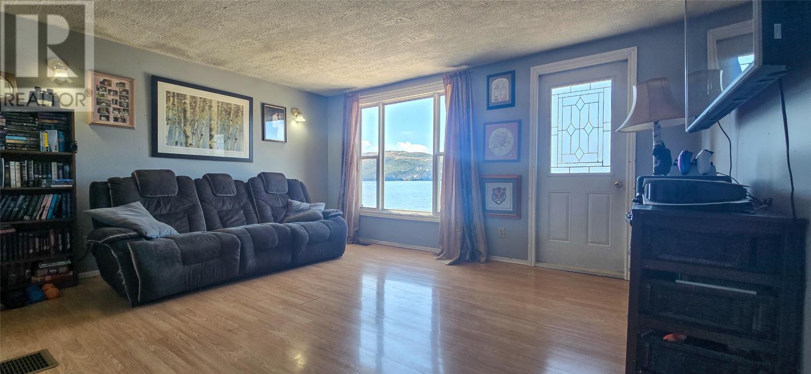 98 Main Road, Brookside, NL - Indoor Photo Showing Living Room