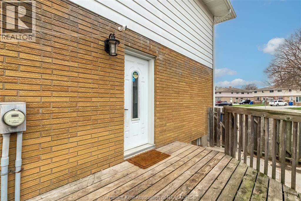 164 Timmins Crescent, Chatham, ON - Outdoor With Deck Patio Veranda With Exterior