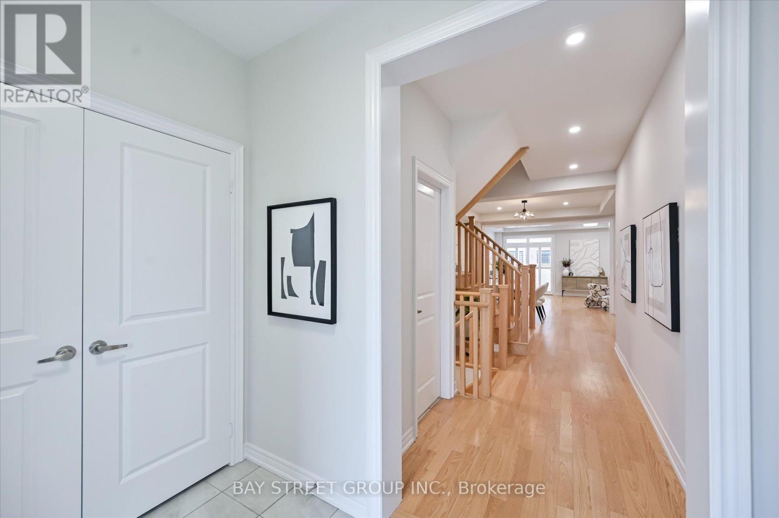 143 Badgerow Way, Aurora, ON - Indoor Photo Showing Other Room