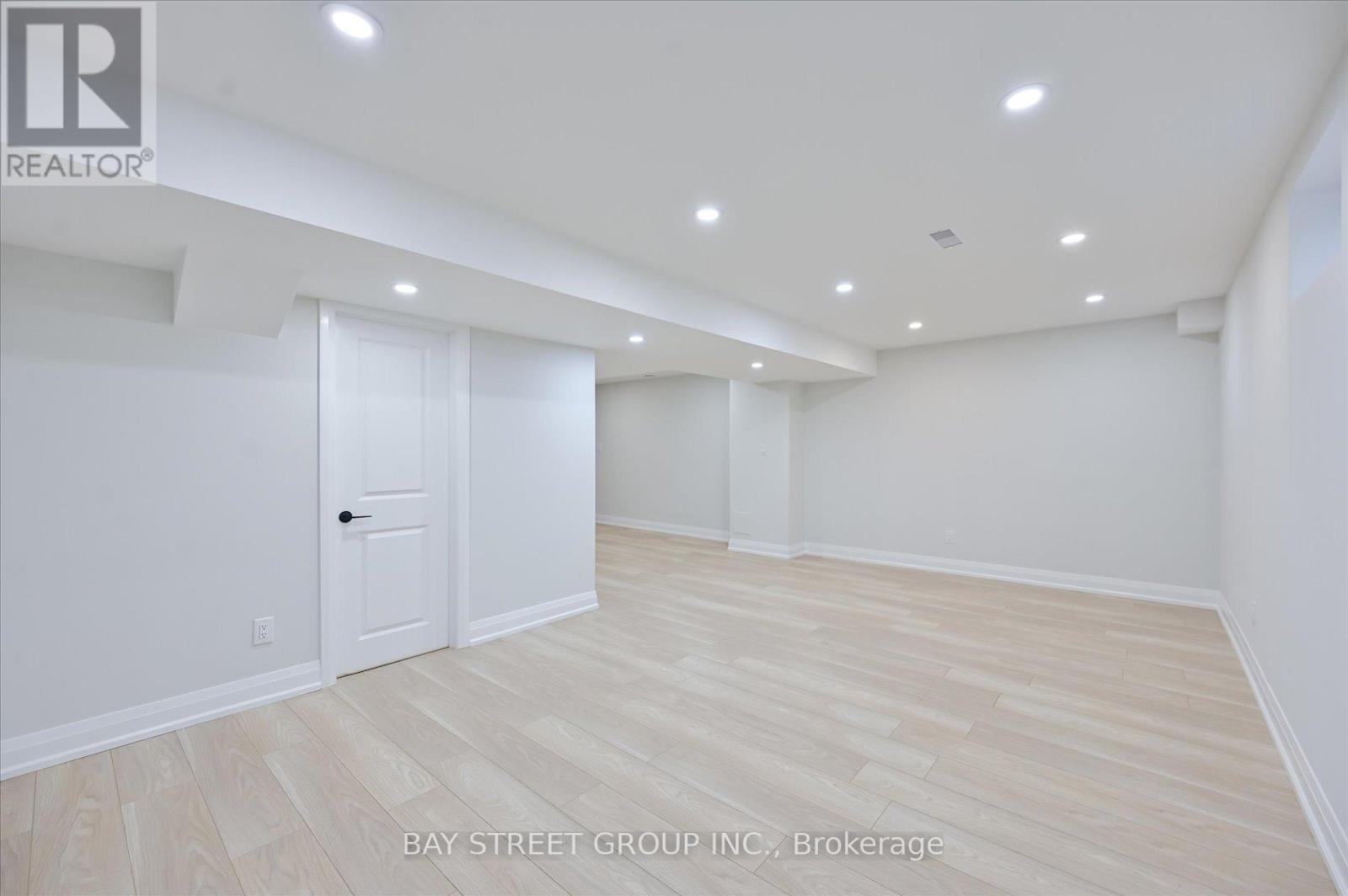143 Badgerow Way, Aurora, ON - Indoor Photo Showing Other Room