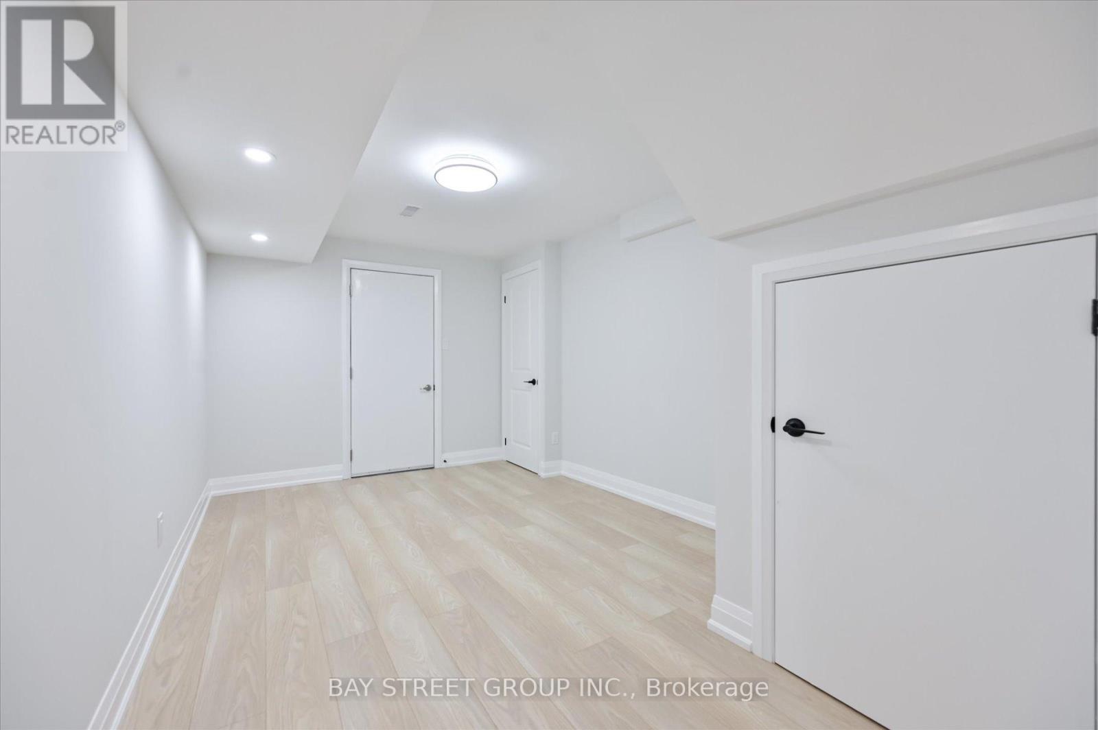 143 Badgerow Way, Aurora, ON - Indoor Photo Showing Other Room