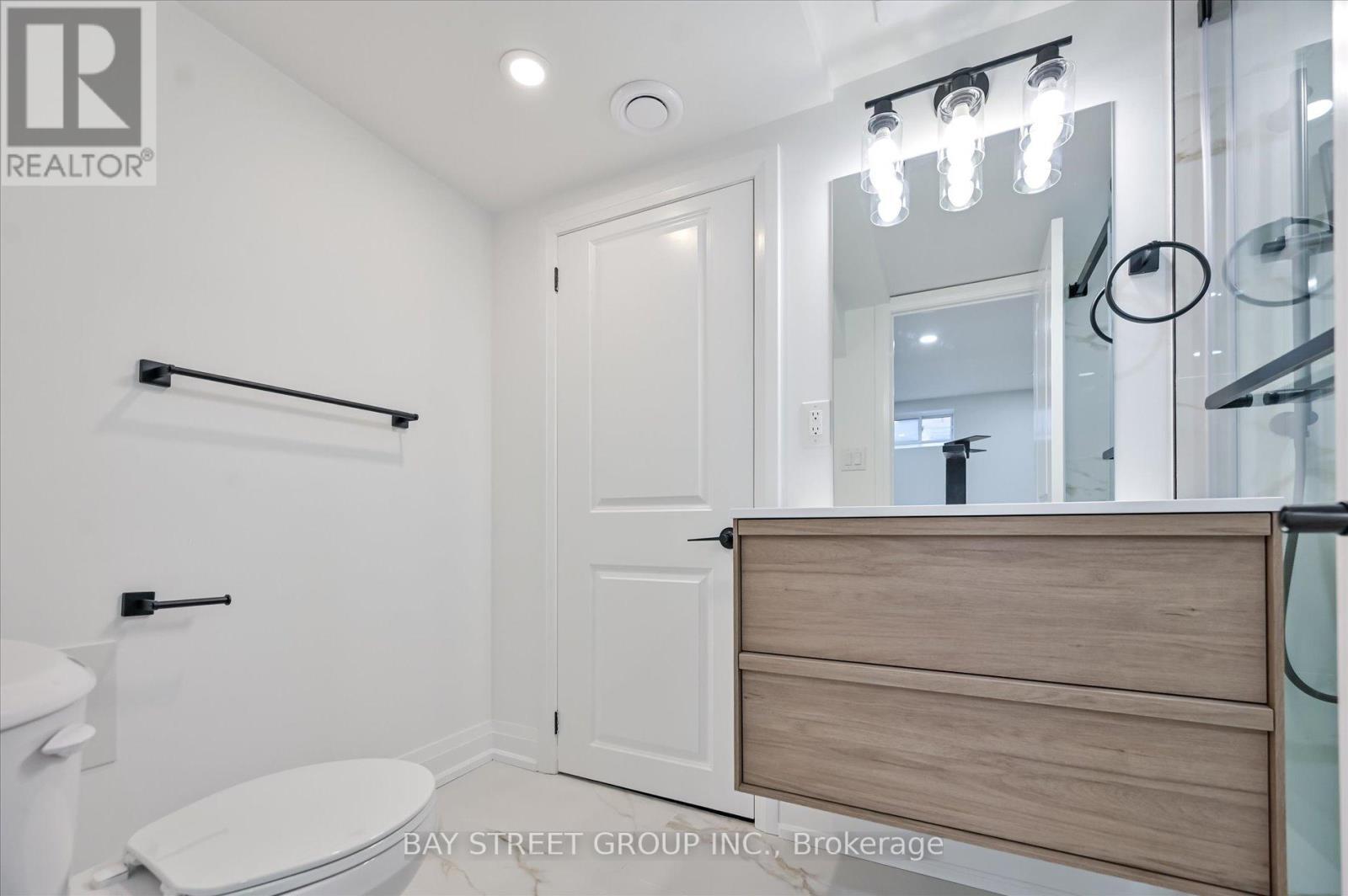 143 Badgerow Way, Aurora, ON - Indoor Photo Showing Bathroom