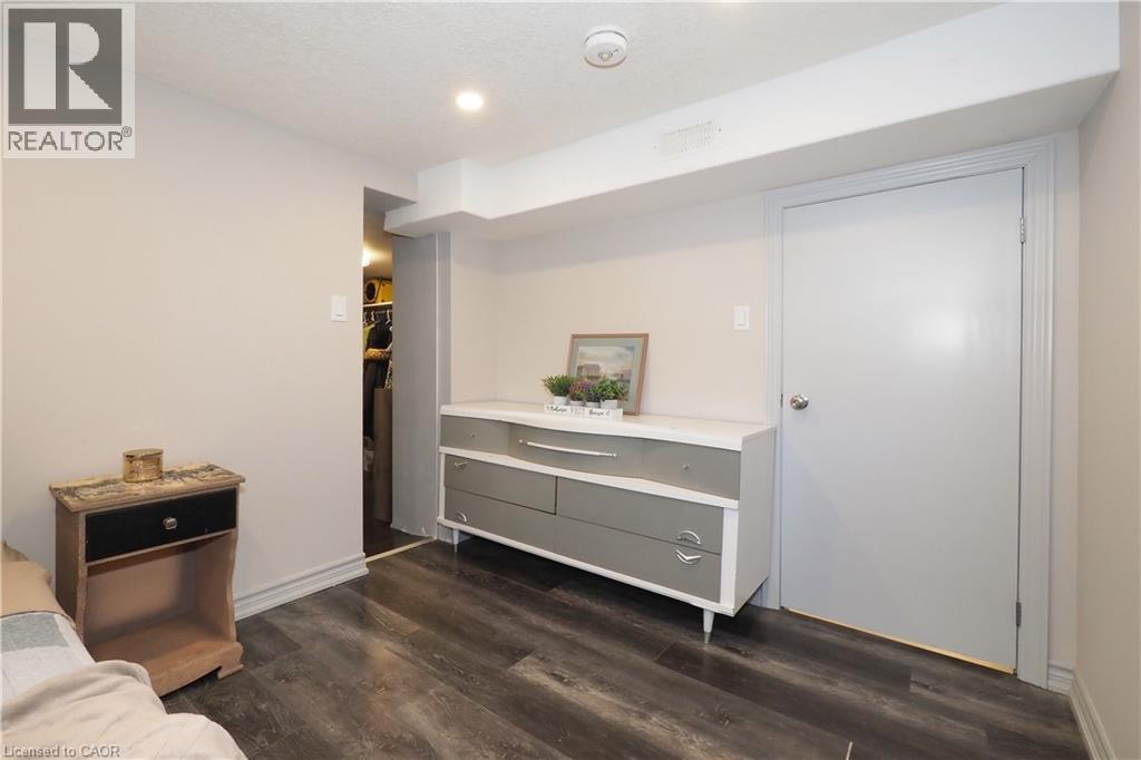 Lower level bedroom with walk-in closet - 354 Blucher Boulevard, Kitchener, ON