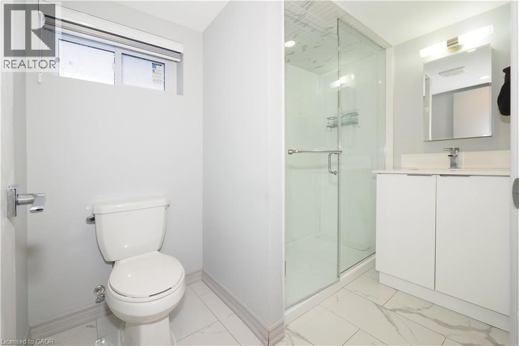 Lower level bathroom - 354 Blucher Boulevard, Kitchener, ON