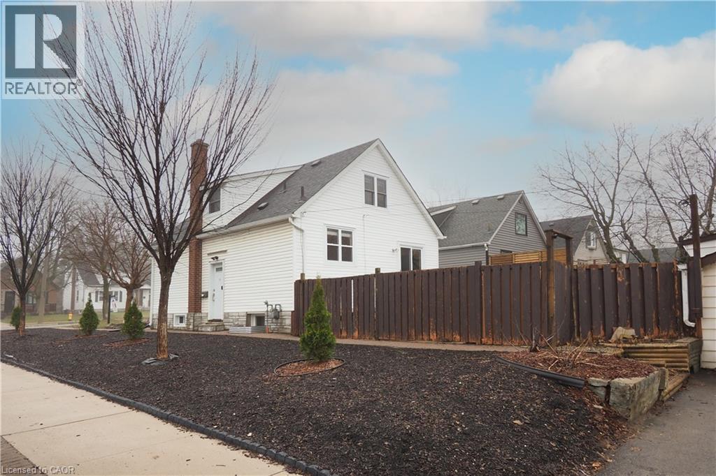 Side - 354 Blucher Boulevard, Kitchener, ON