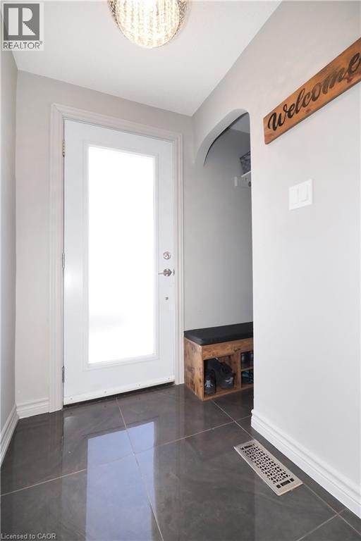 Foyer - 354 Blucher Boulevard, Kitchener, ON