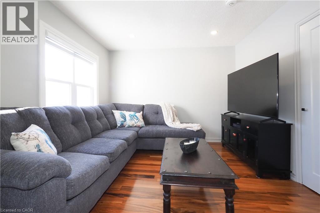 Den - 354 Blucher Boulevard, Kitchener, ON