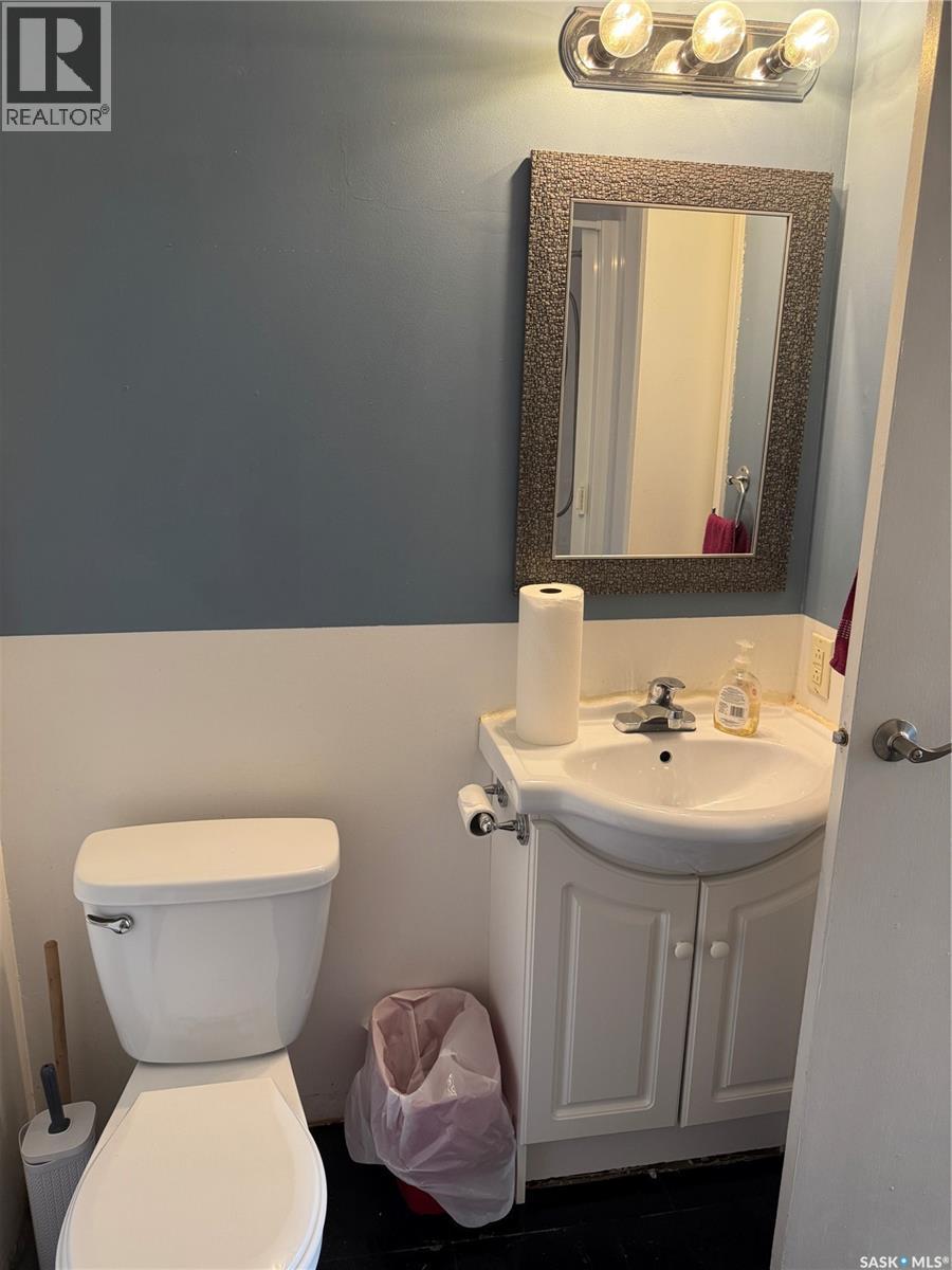 71 22Nd Street E, Prince Albert, SK - Indoor Photo Showing Bathroom